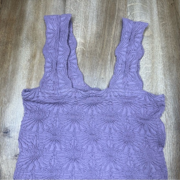 TikTok Shop Lilac Tank Size Small - Picture 3 of 8